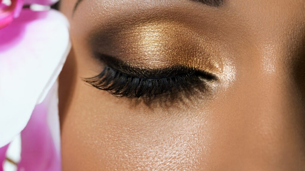 Untitled-design-3-1024x576 Bold and Beautiful Eyes: 13 Expert Tips to Master the Eye Makeup